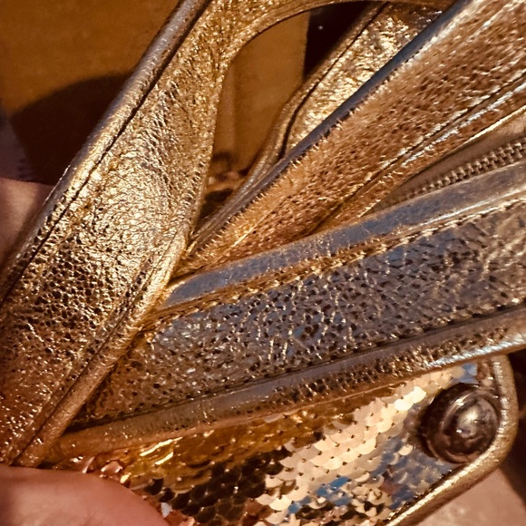 Coach very rare vintage gold sequined  poppy handbag/crossbody/ NWOT - Picture 6 of 8